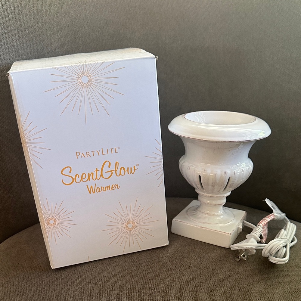 PartyLite White ScentGlow Warmer P92165 NIB